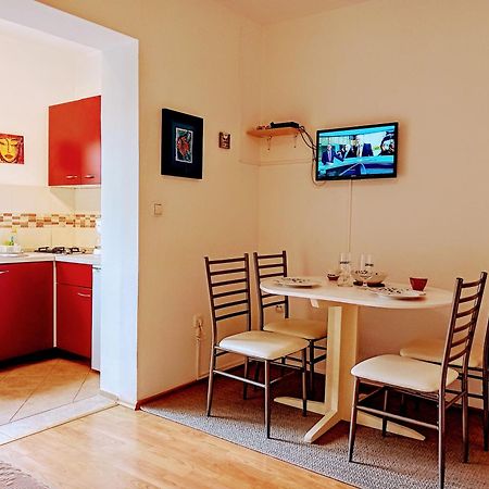 Apartments And Room Markovic โรวินสโก เซโล ภายนอก รูปภาพ