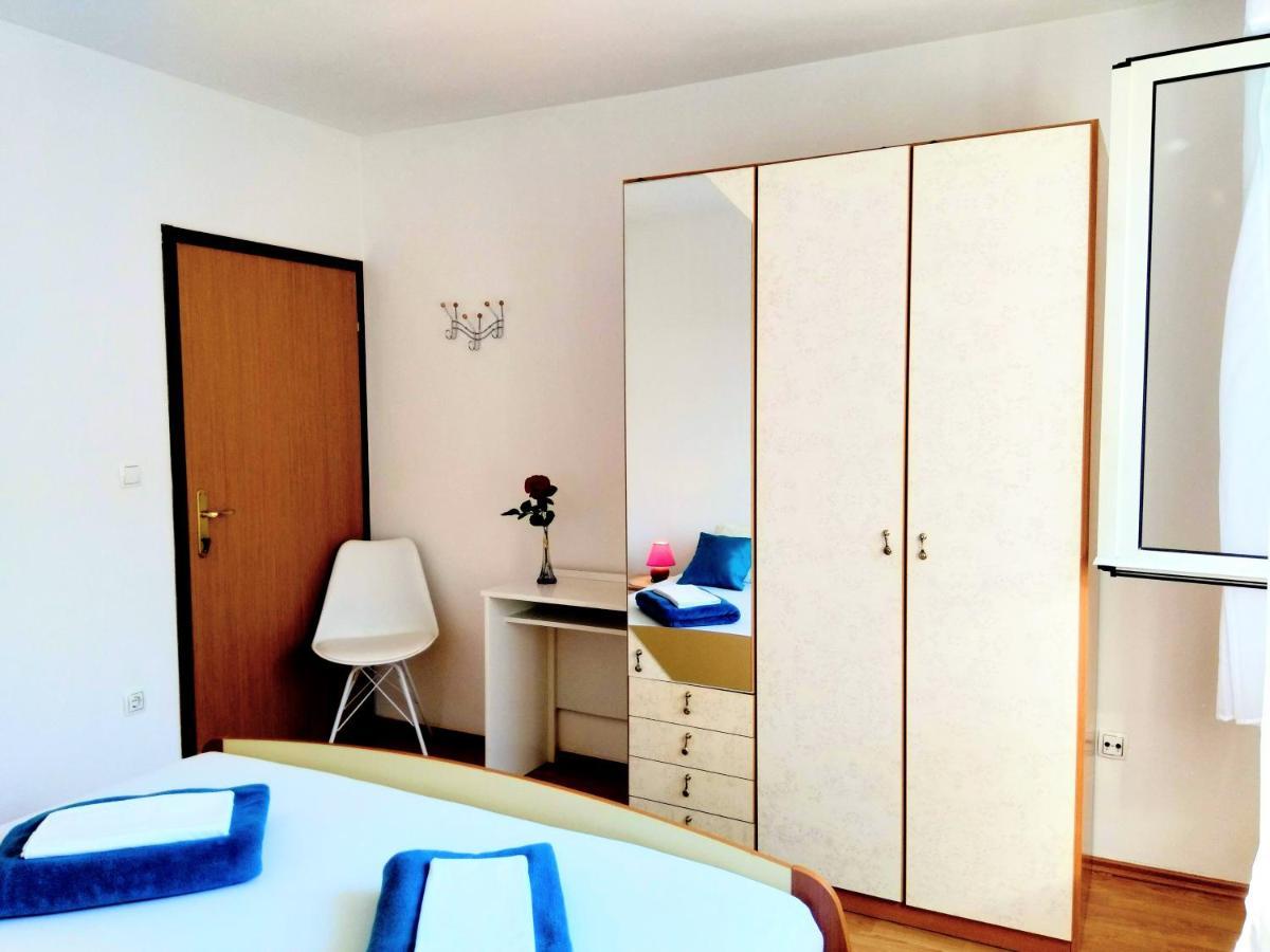 Apartments And Room Markovic โรวินสโก เซโล ภายนอก รูปภาพ