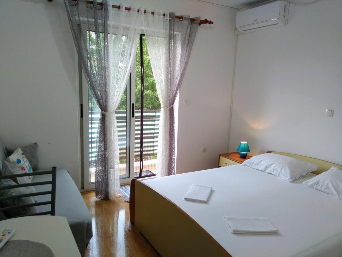 Apartments And Room Markovic โรวินสโก เซโล ภายนอก รูปภาพ