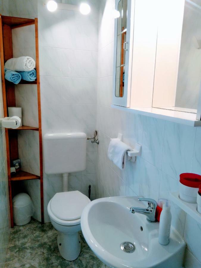 Apartments And Room Markovic โรวินสโก เซโล ภายนอก รูปภาพ