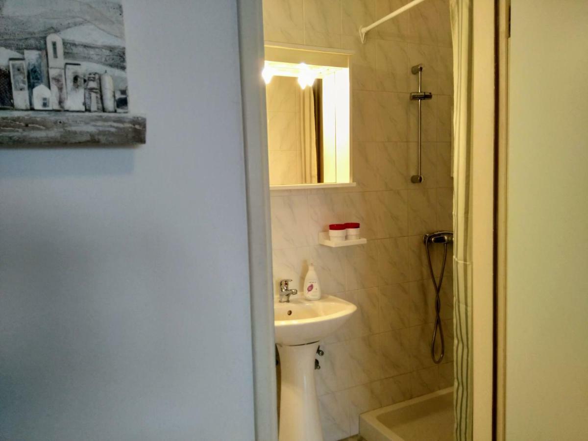 Apartments And Room Markovic โรวินสโก เซโล ภายนอก รูปภาพ